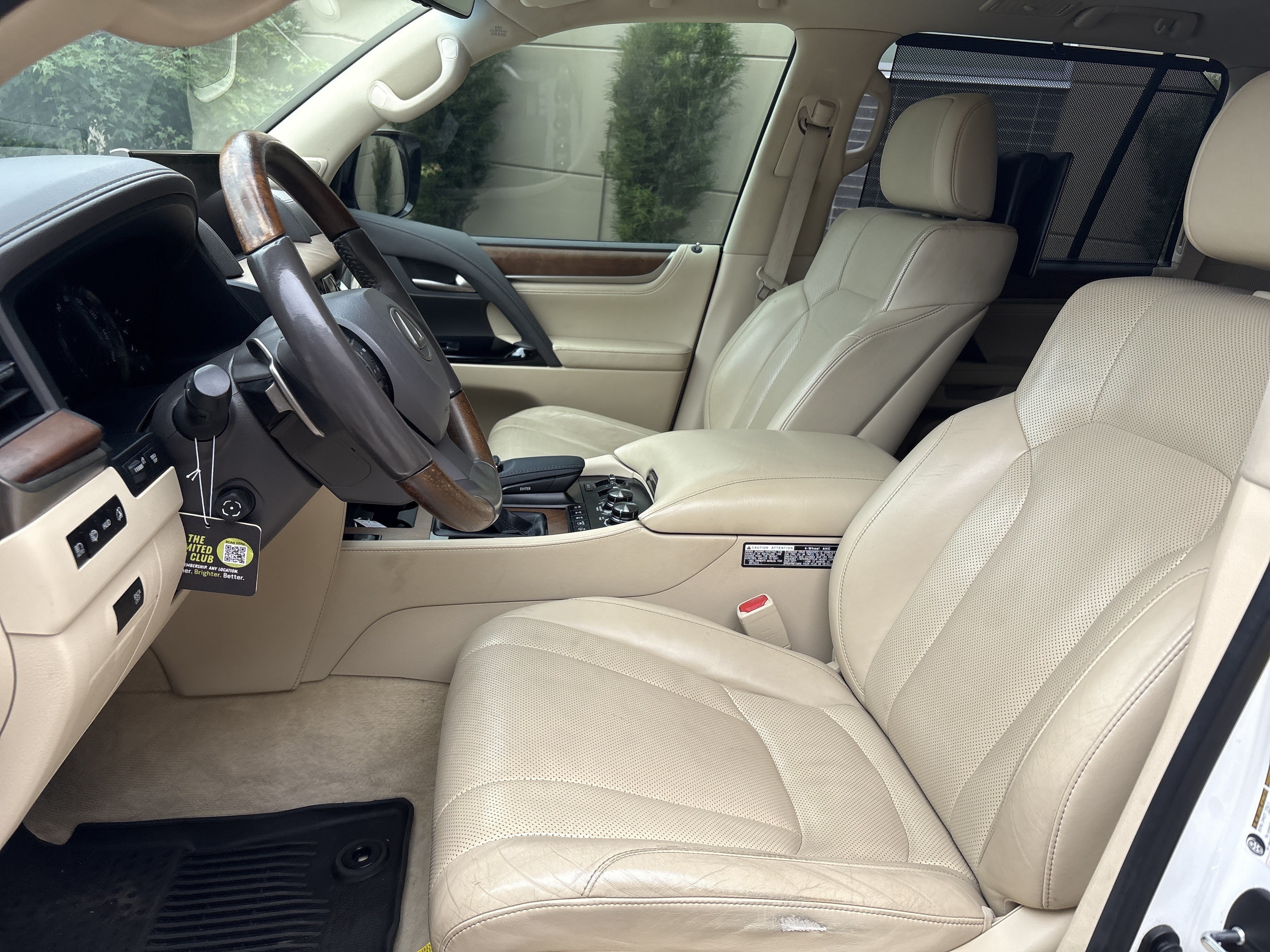 Used 2017 Lexus LX 570 4WD w/ Luxury Package image 16