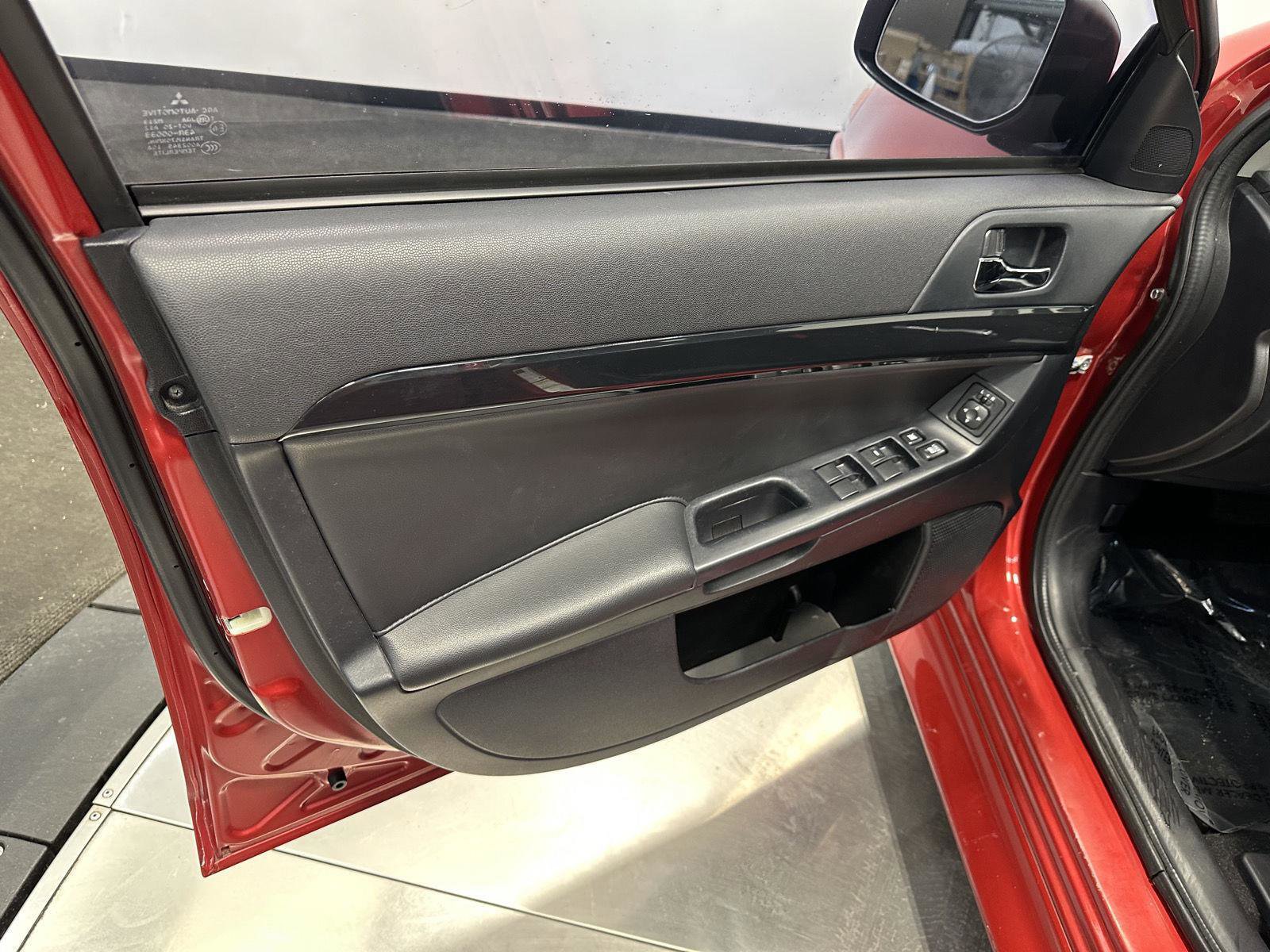 Used 2016 Mitsubishi Lancer ES image 10