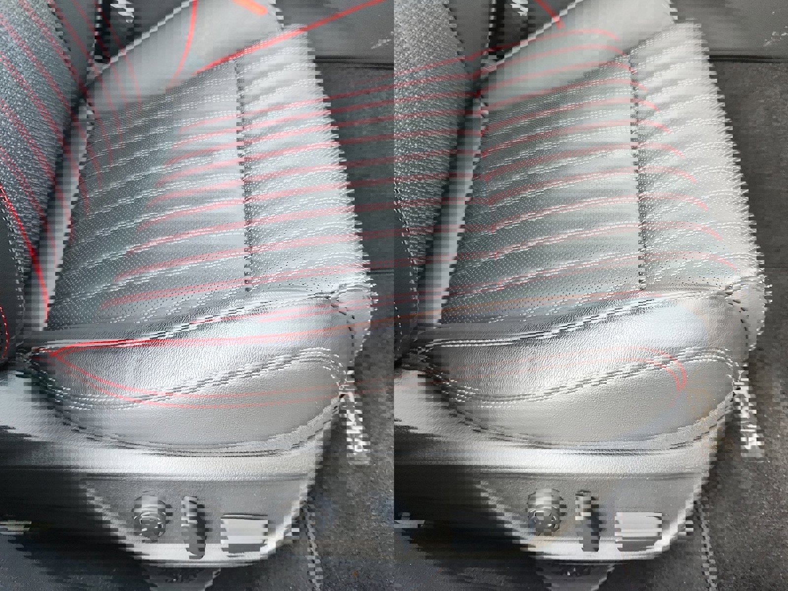 Used 2023 Genesis G70 2.0T w/ Sport Prestige Package image 35