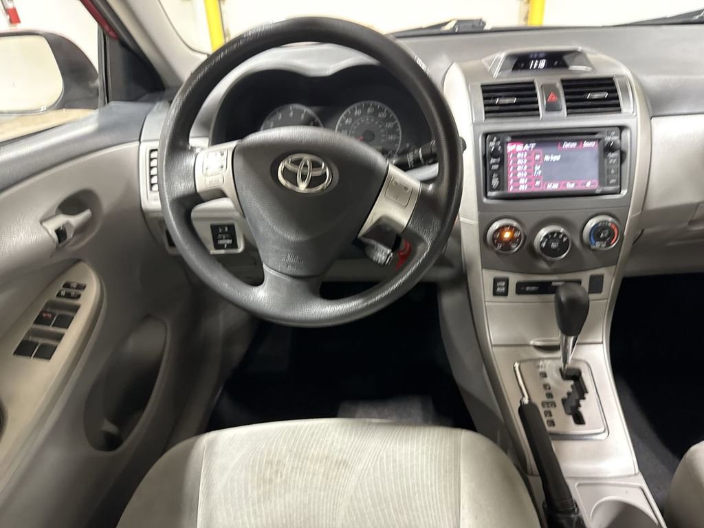 Used 2012 Toyota Corolla LE image 11