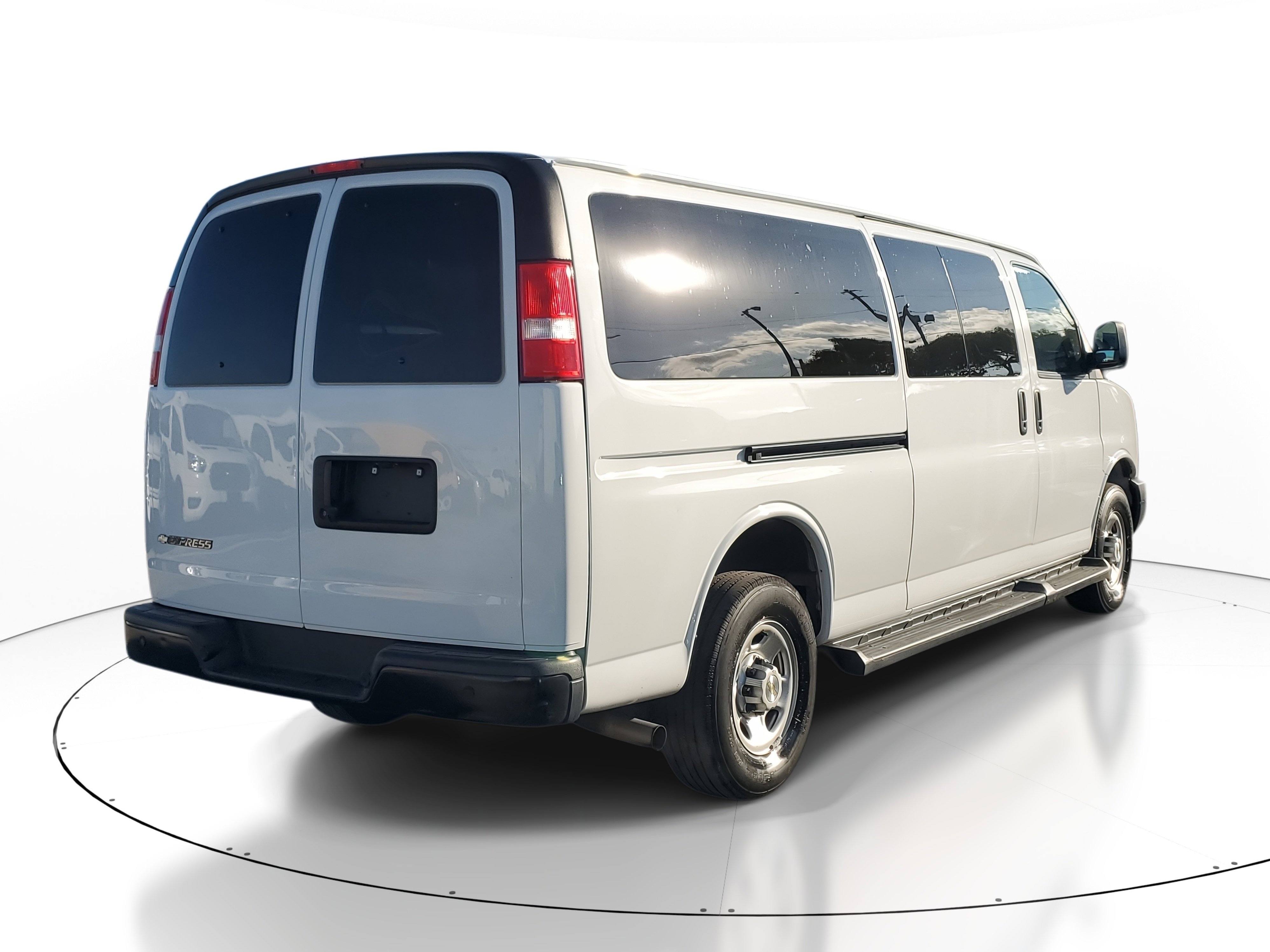 Used 2023 Chevrolet Express 3500 LS image 6