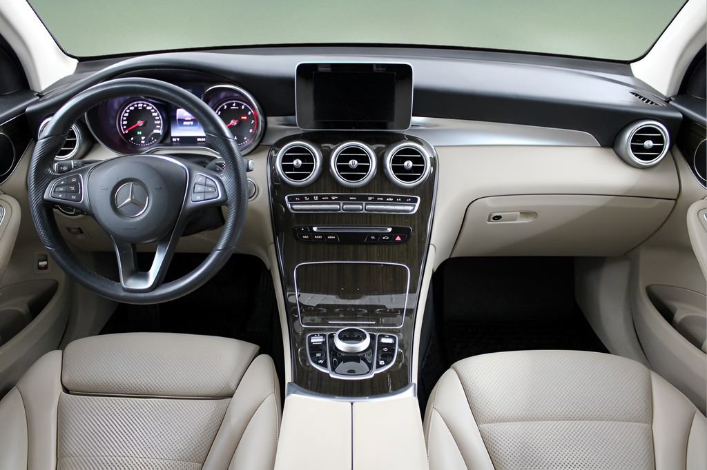 Used 2019 Mercedes-Benz GLC 300 image 16