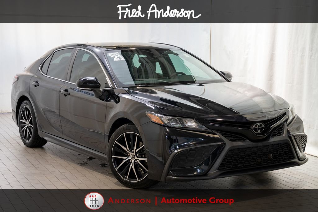 Used 2021 Toyota Camry SE w/ Convenience Package