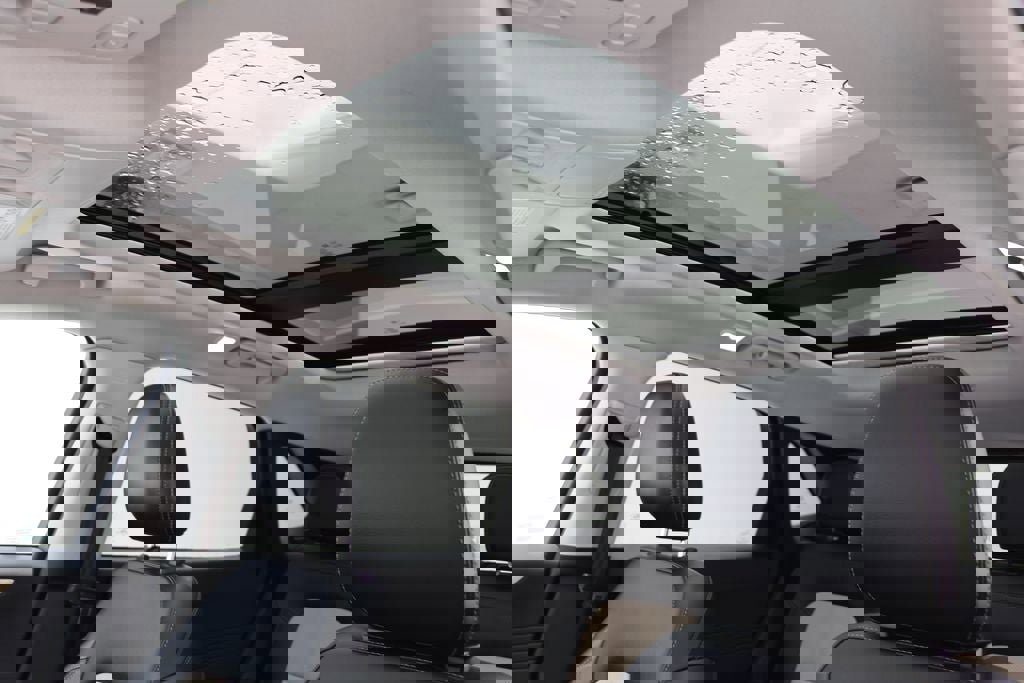 Used 2022 Ford Escape Titanium w/ Titanium Elite Package image 17