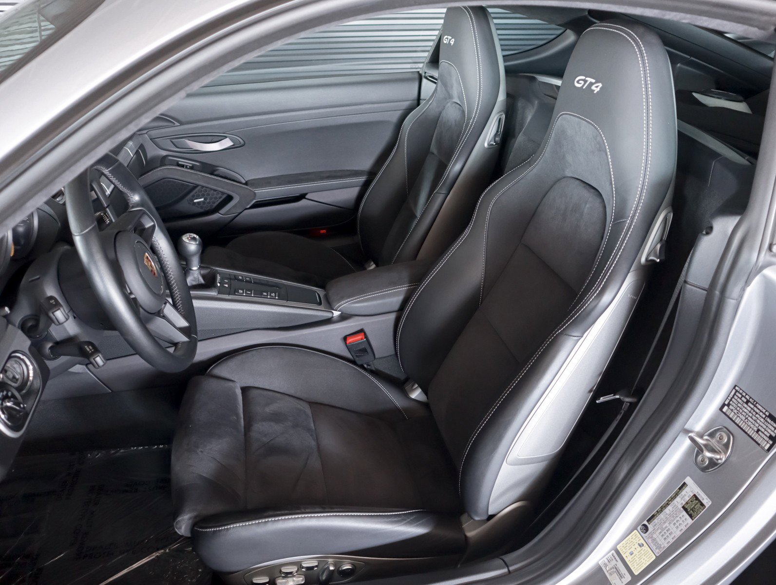 Certified 2020 Porsche 718 Cayman GT4 RWD image 5