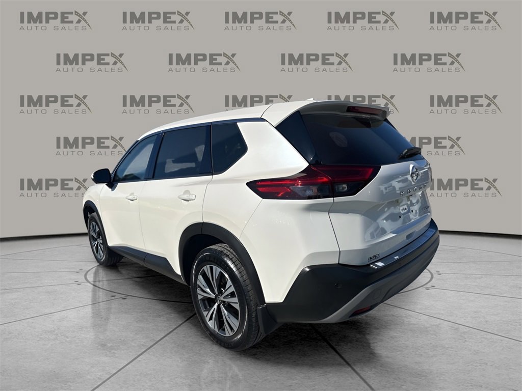 Used 2021 Nissan Rogue SV image 3