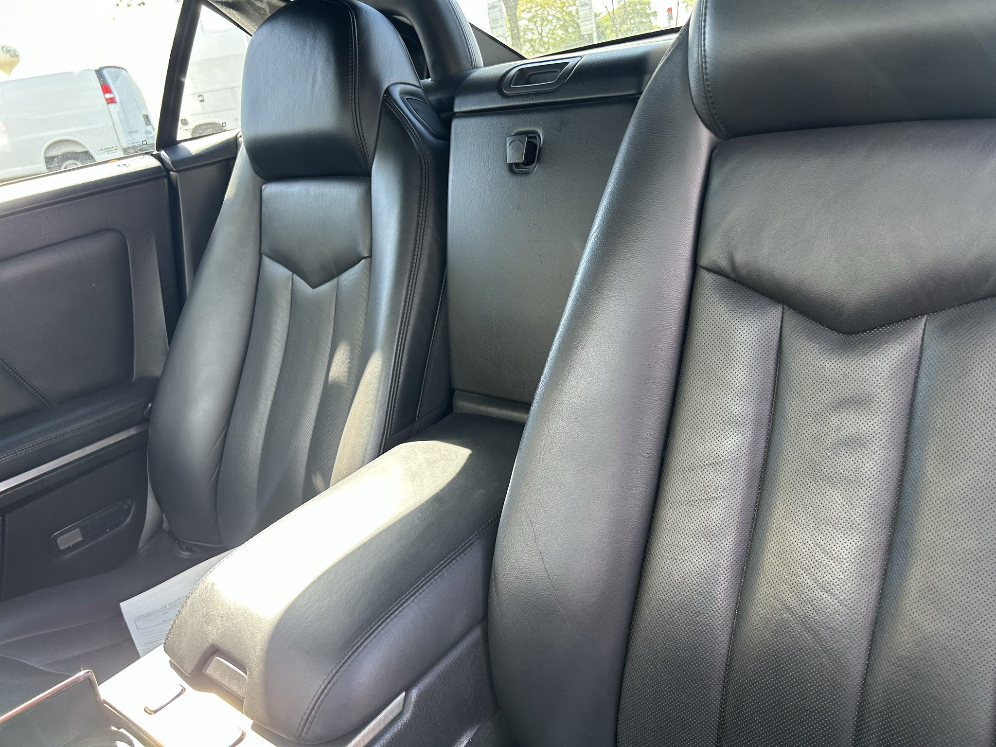 Used 2007 Cadillac XLR RWD image 16