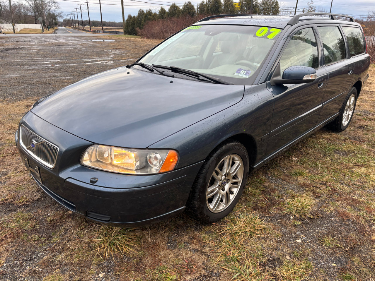 Used 2007 Volvo V70 2.4 image 1