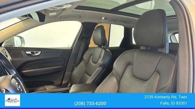 Used 2018 Volvo XC60 T6 Momentum w/ Vision Package AWD/4WD image 20