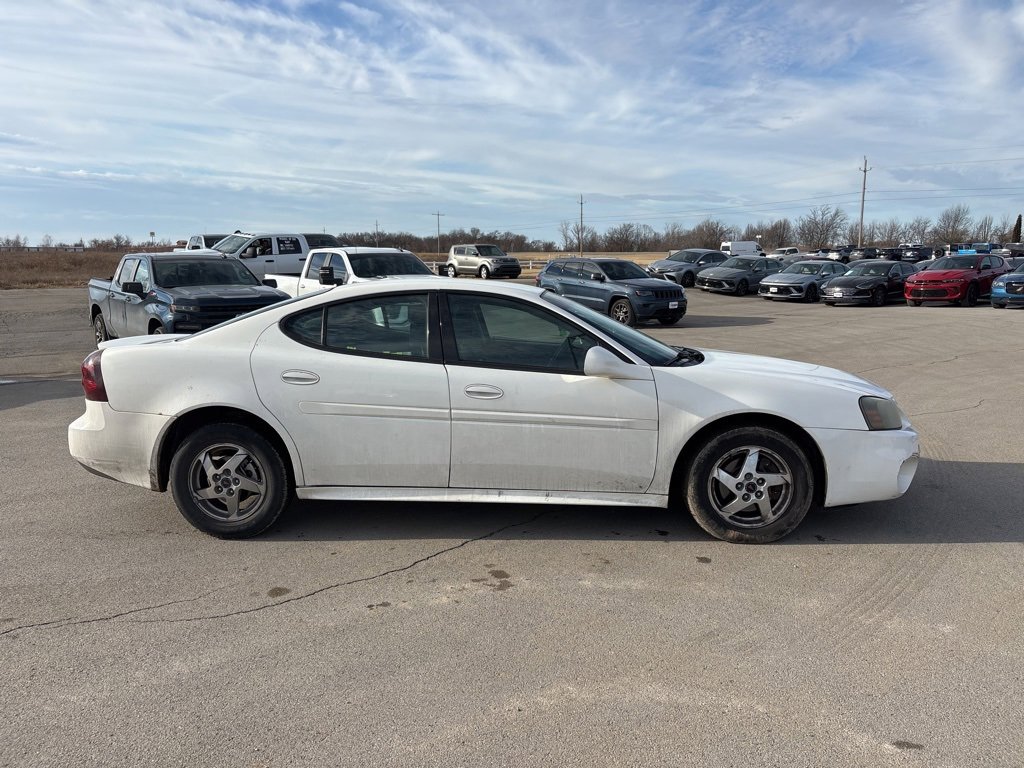Used 2004 Pontiac Grand Prix GT w/ Drivers Package image 2