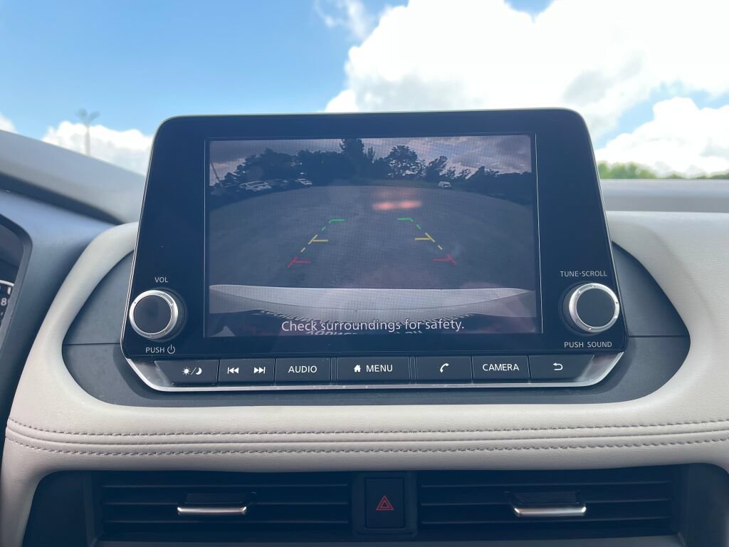 Used 2025 Nissan Rogue SV AWD/4WD image 11