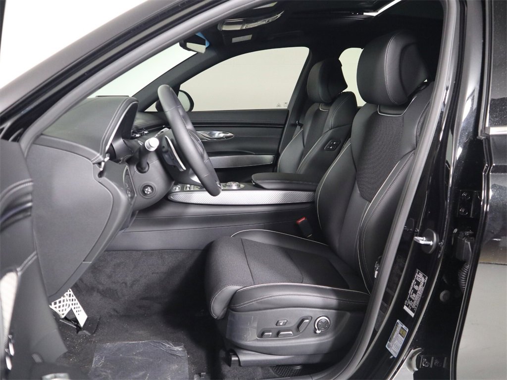 Used 2024 Genesis GV70 2.5T w/ Sport Prestige Package image 17