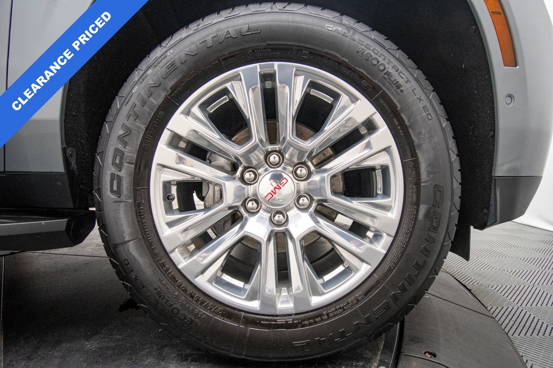 Used 2025 GMC Yukon Denali AWD/4WD image 28