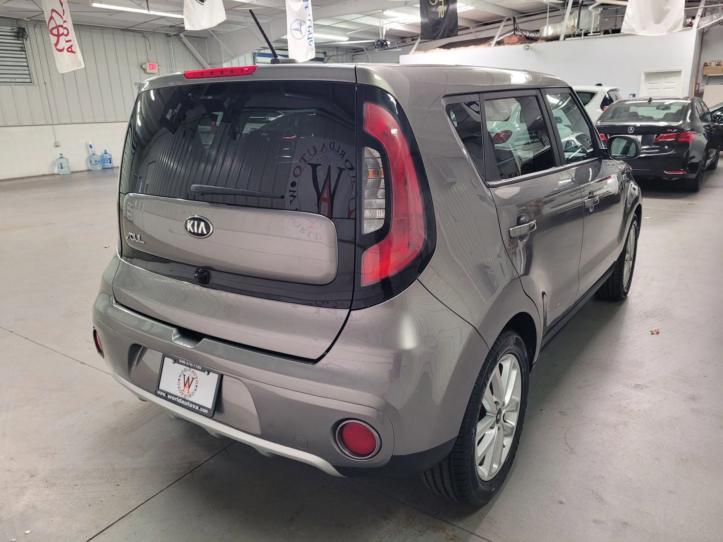 Used 2018 Kia Soul + image 7