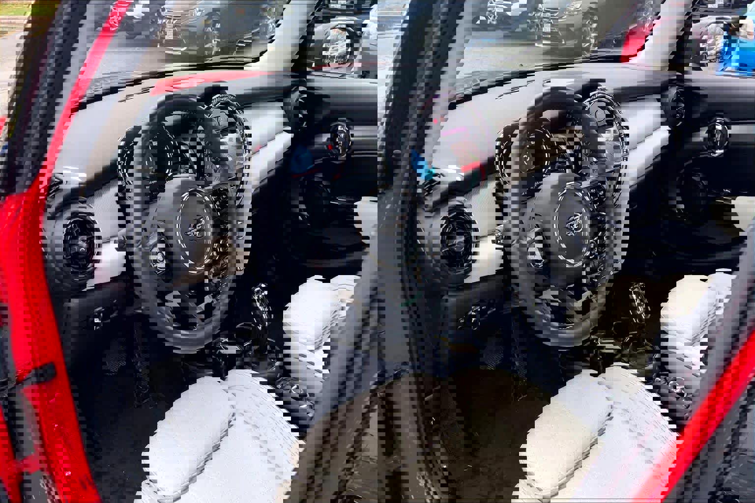 Used 2024 MINI Cooper S w/ Signature Upholstery Package image 18