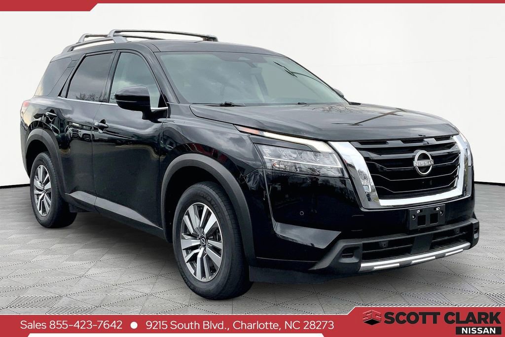 Used 2023 Nissan Pathfinder SL