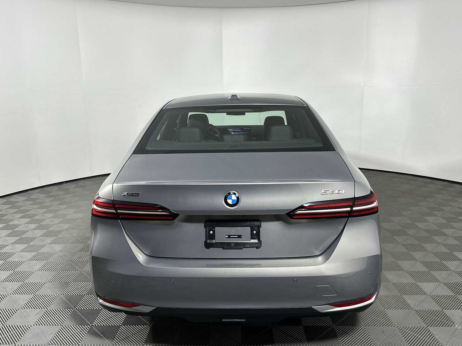 New 2026 BMW 530i xDrive w/ Premium Package image 2