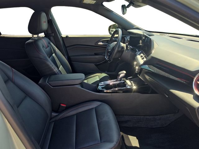 Used 2024 Chevrolet Trax RS w/ Sunroof Package FWD image 15