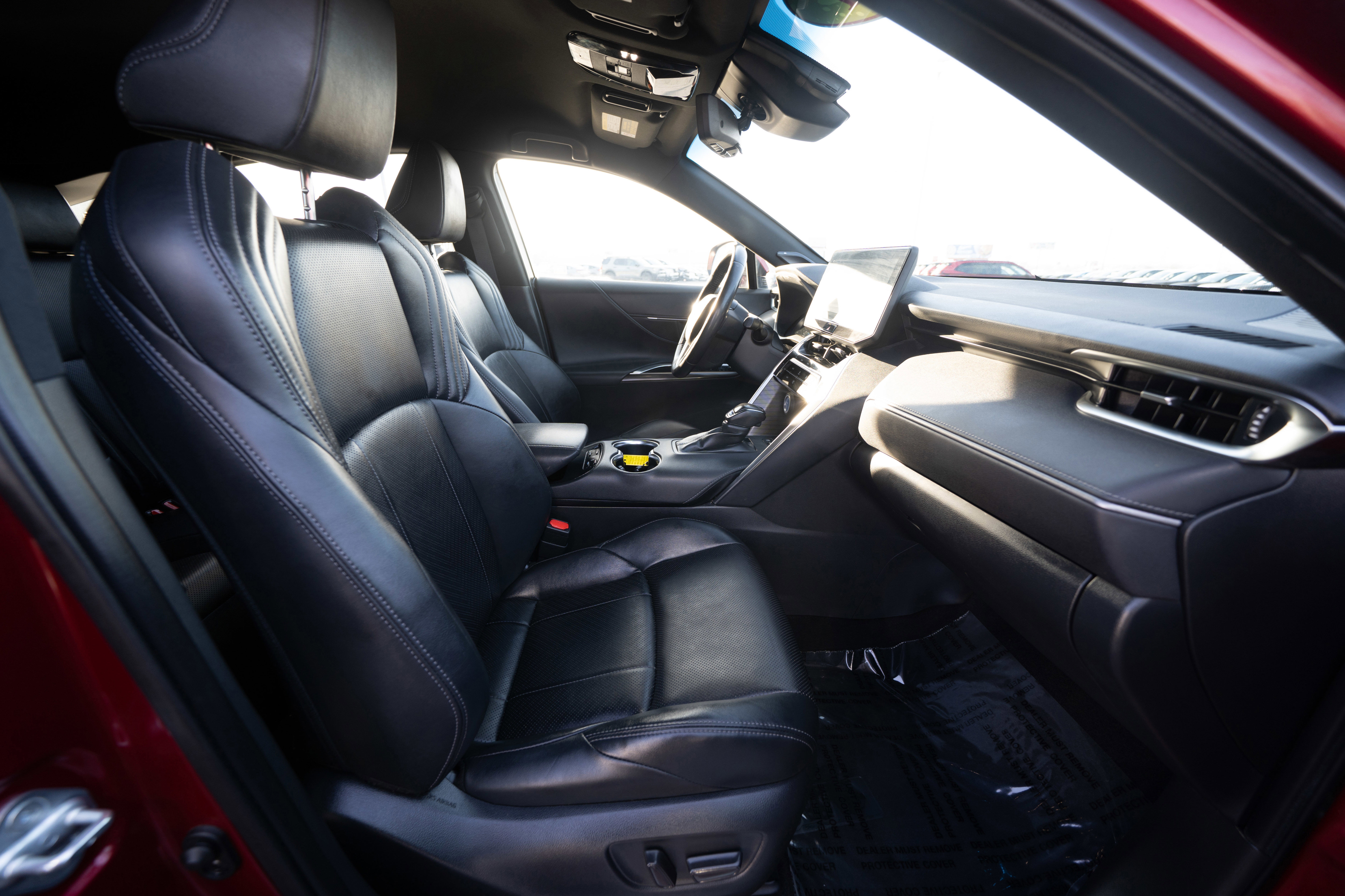 Used 2021 Toyota Venza Limited w/ Advanced Technology Package image 27