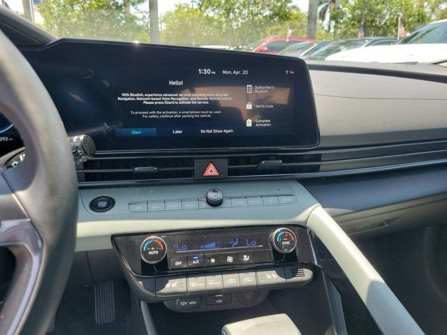 Certified 2025 Hyundai Elantra Limited image 22