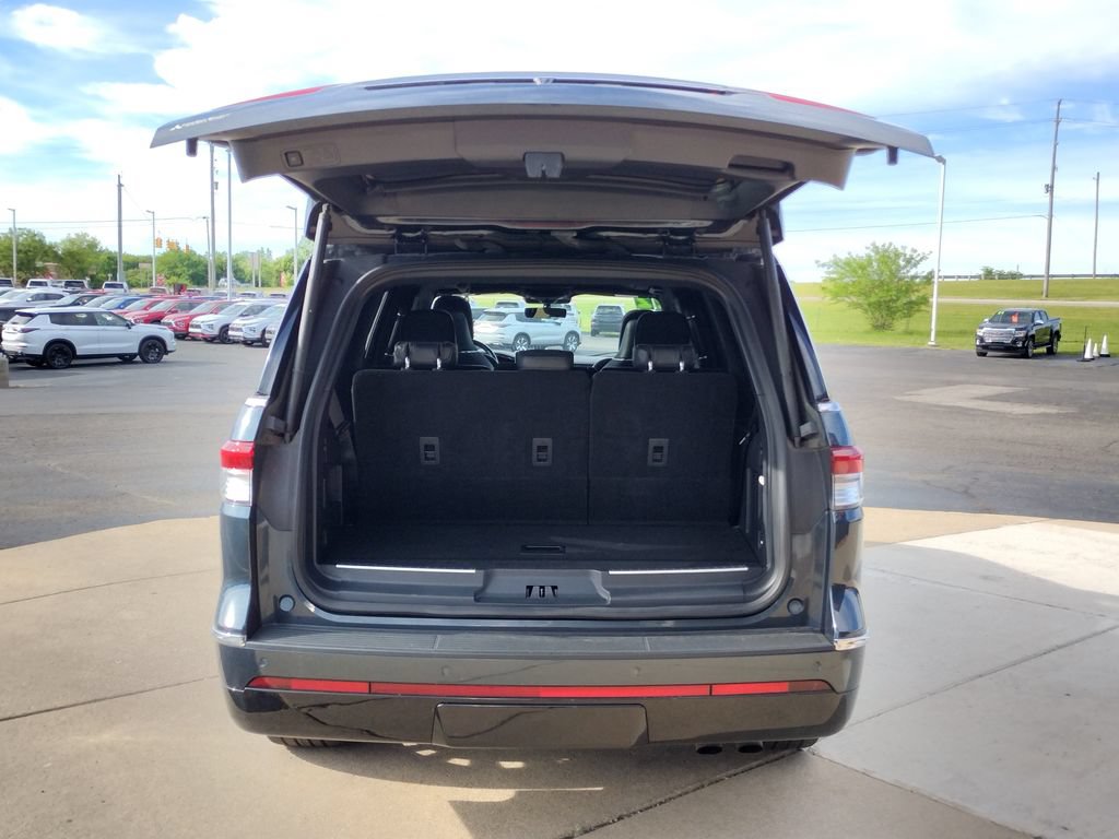 Used 2022 Lincoln Navigator Reserve AWD/4WD image 22
