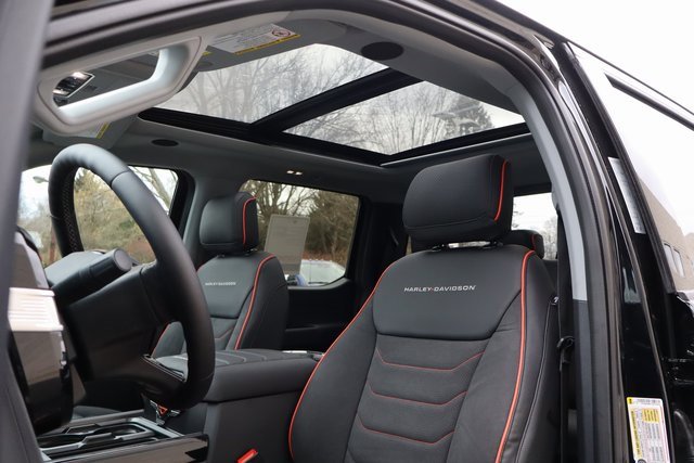 New 2026 Ford F250 Lariat w/ Black Appearance Package image 4