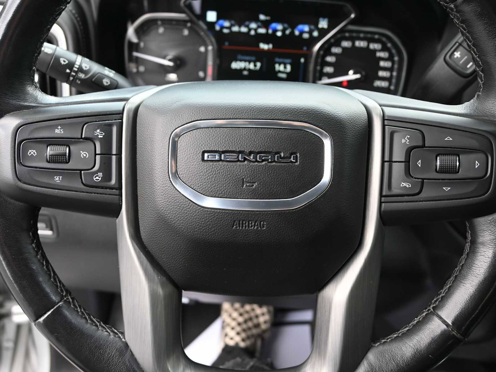 Used 2022 GMC Sierra 3500 Denali w/ Denali Ultimate Package image 24