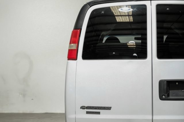 Used 2013 Chevrolet Express 3500 LT w/ LT Preferred Equipment Group RWD image 32