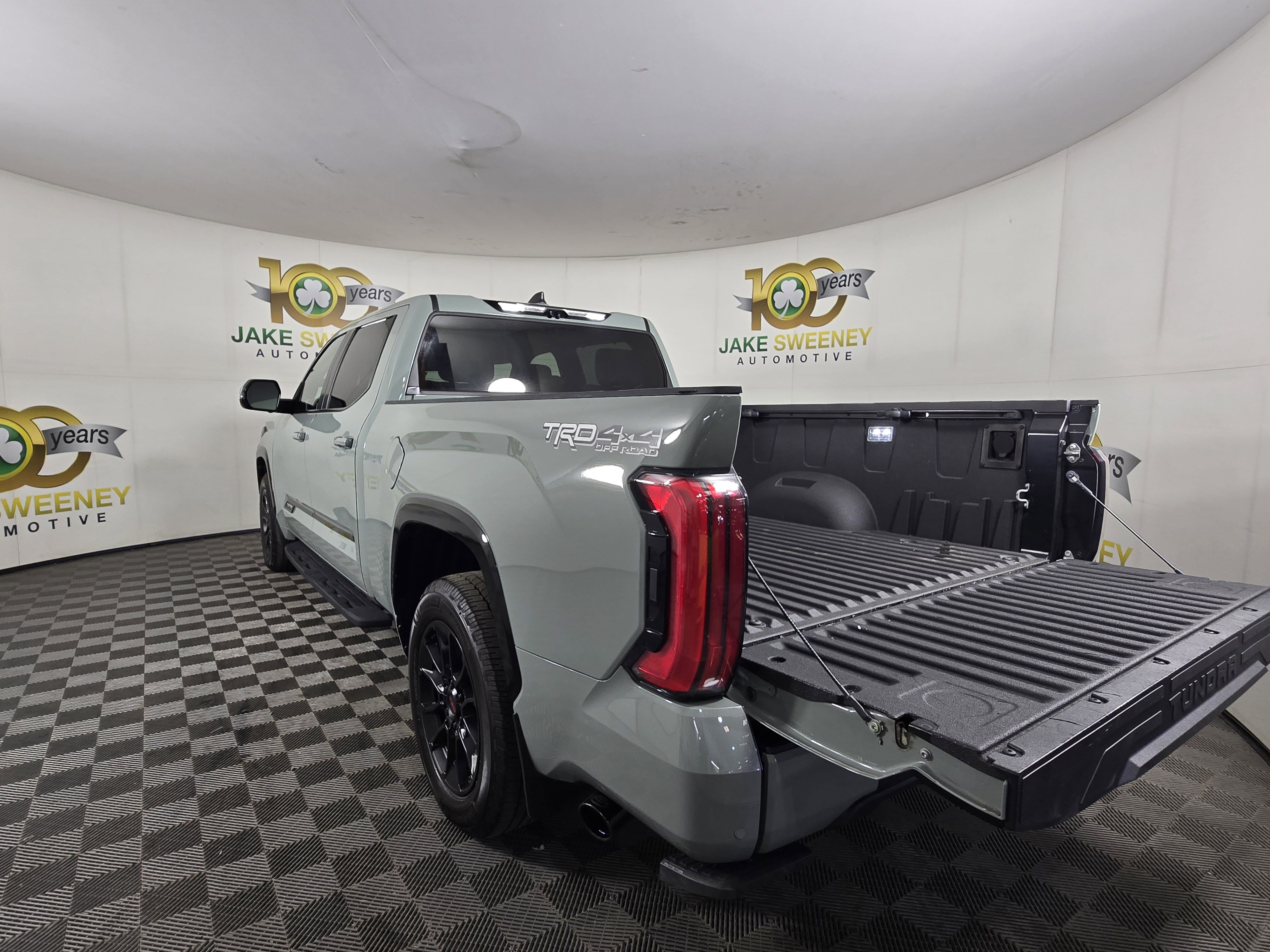 Used 2024 Toyota Tundra Platinum w/ TRD Off-Road Package AWD/4WD image 33