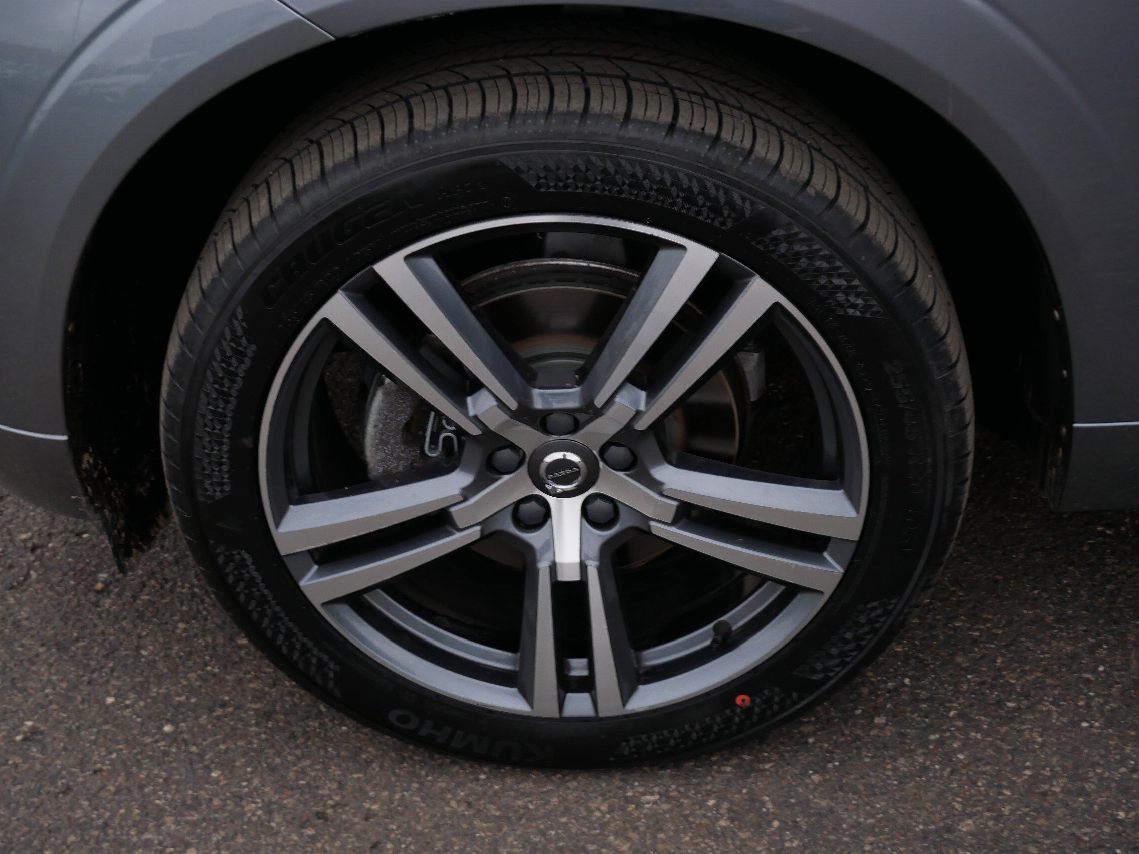 Used 2021 Volvo XC60 T5 Momentum w/ Premium Package image 15