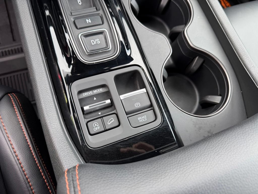 Used 2025 Honda Pilot TrailSport image 25