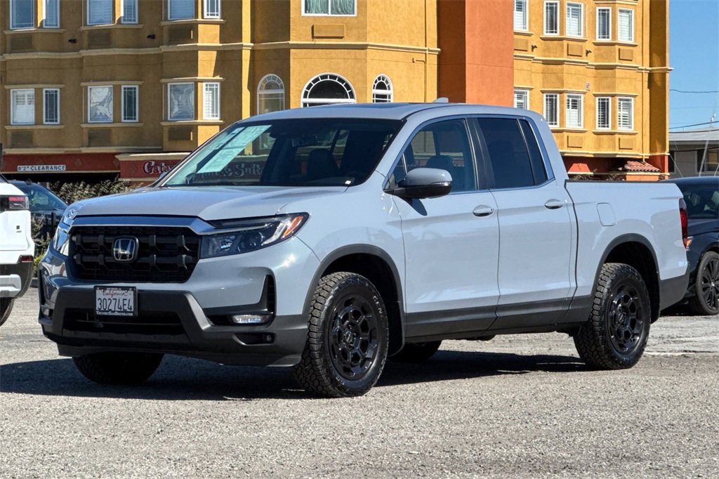 Certified 2025 Honda Ridgeline RTL+ image 8