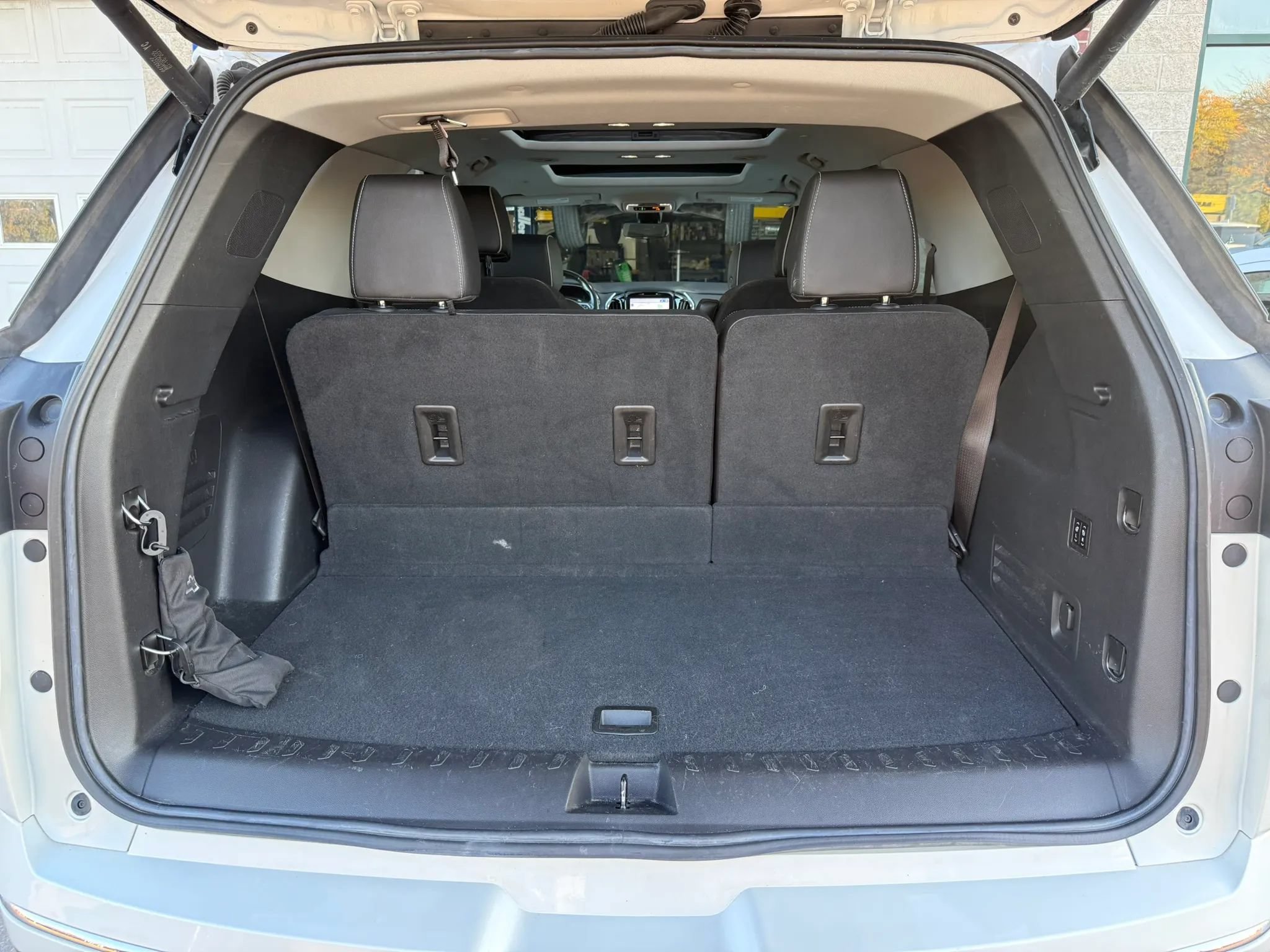 Used 2021 Chevrolet Traverse High Country w/ LPO, Cargo Package AWD/4WD image 37