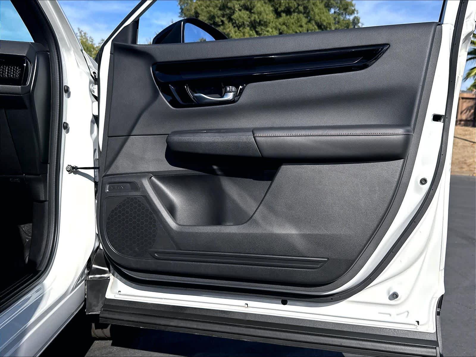 Used 2025 Honda CR-V Sport Touring image 28