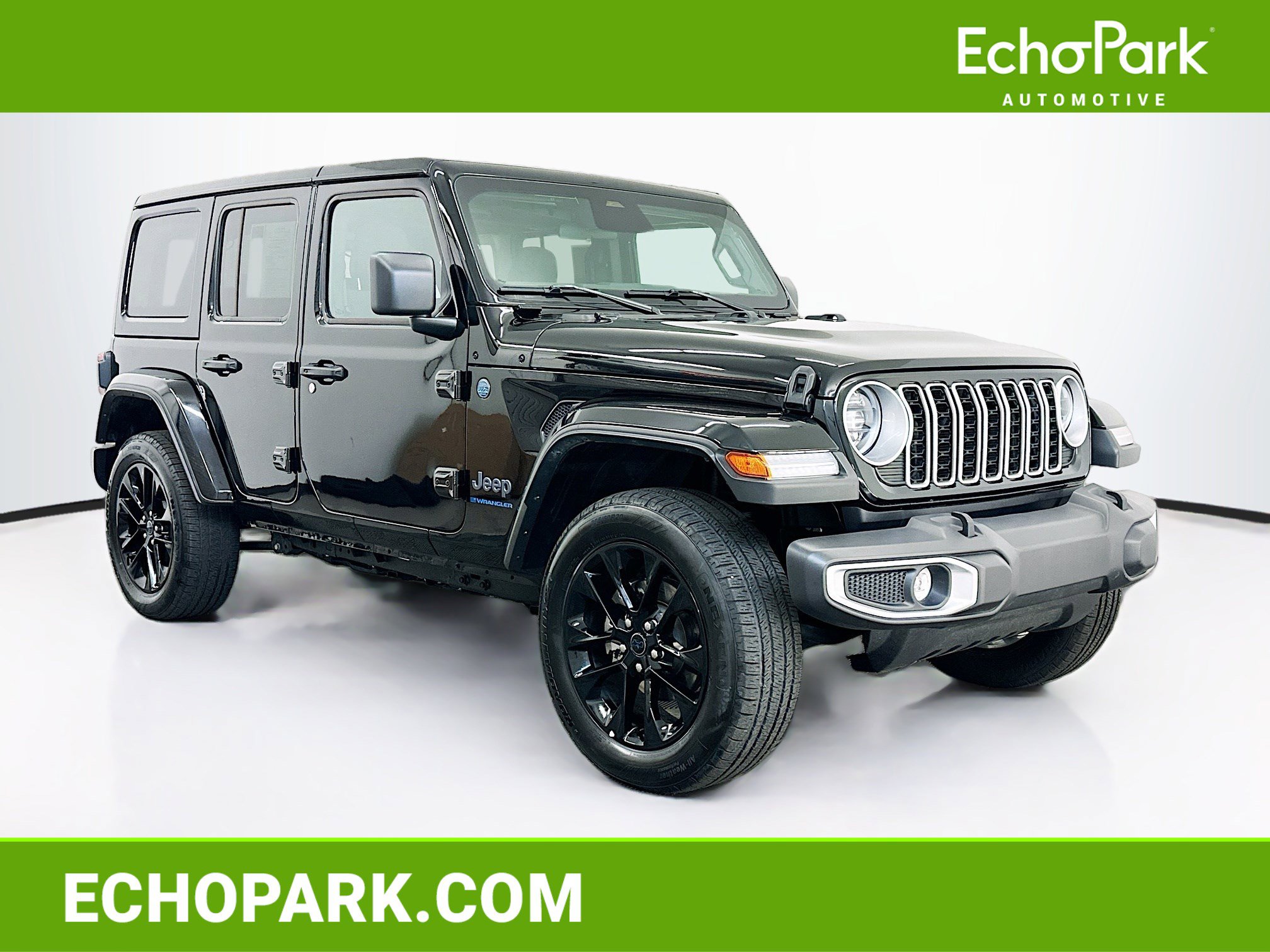 Used 2025 Jeep Wrangler Unlimited Sahara w/ Safety Group AWD/4WD image 1