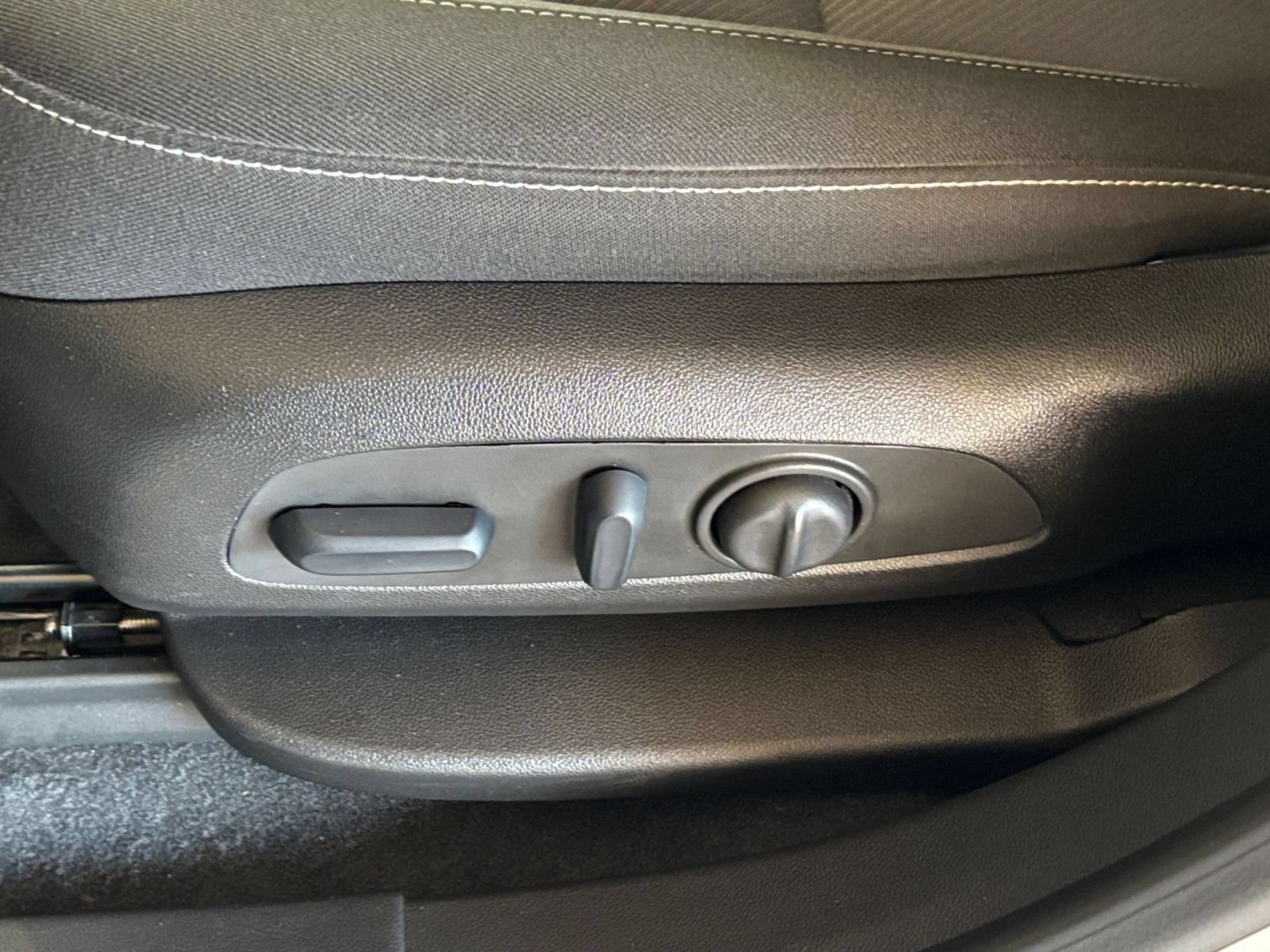 Used 2026 Chevrolet Blazer LT FWD image 22
