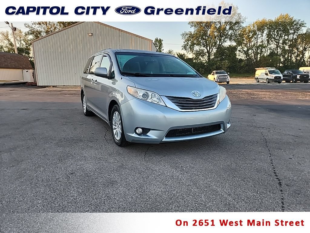 Used 2011 Toyota Sienna XLE FWD image 1