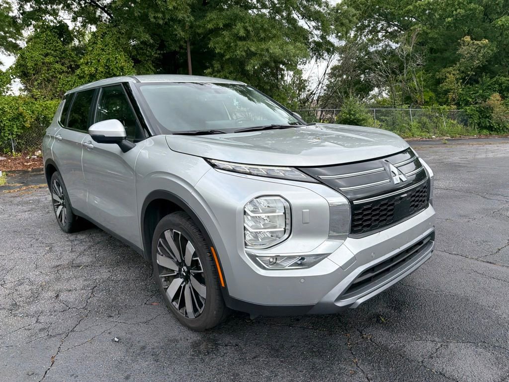 Used 2025 Mitsubishi Outlander SE AWD/4WD image 5