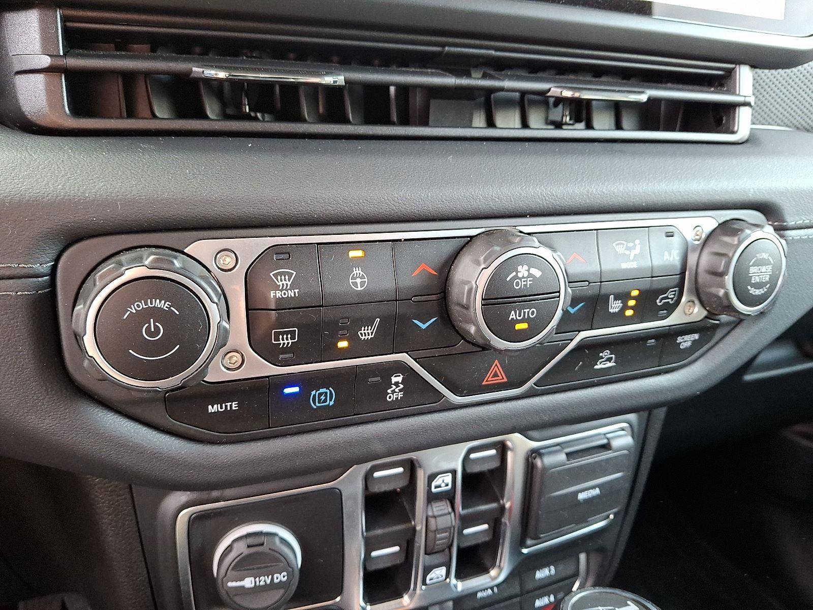 Used 2024 Jeep Wrangler Unlimited Rubicon 4xe w/ Technology Group image 17