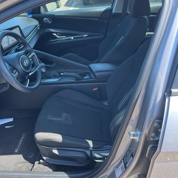 Used 2024 Hyundai Elantra SEL FWD image 8
