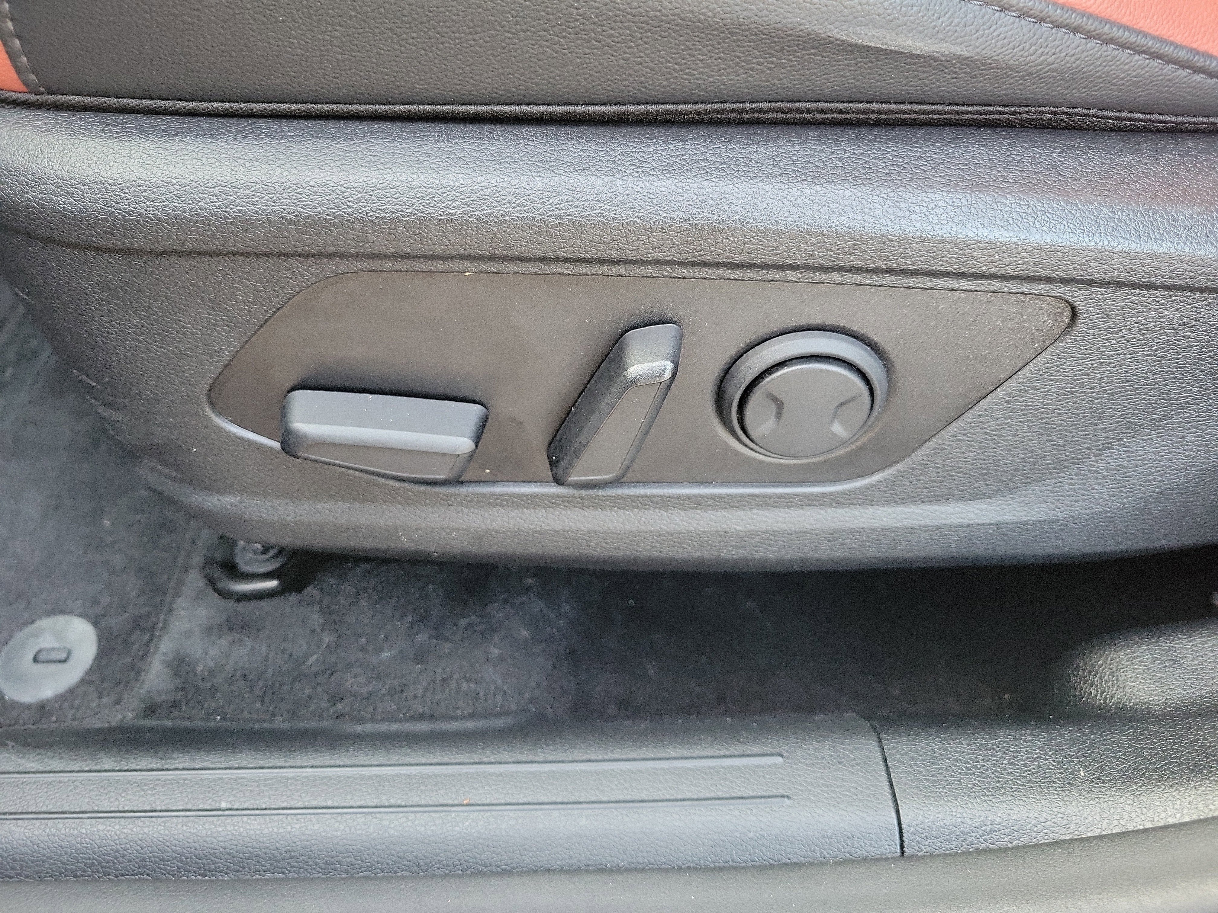 Used 2023 Kia Sportage SX image 25