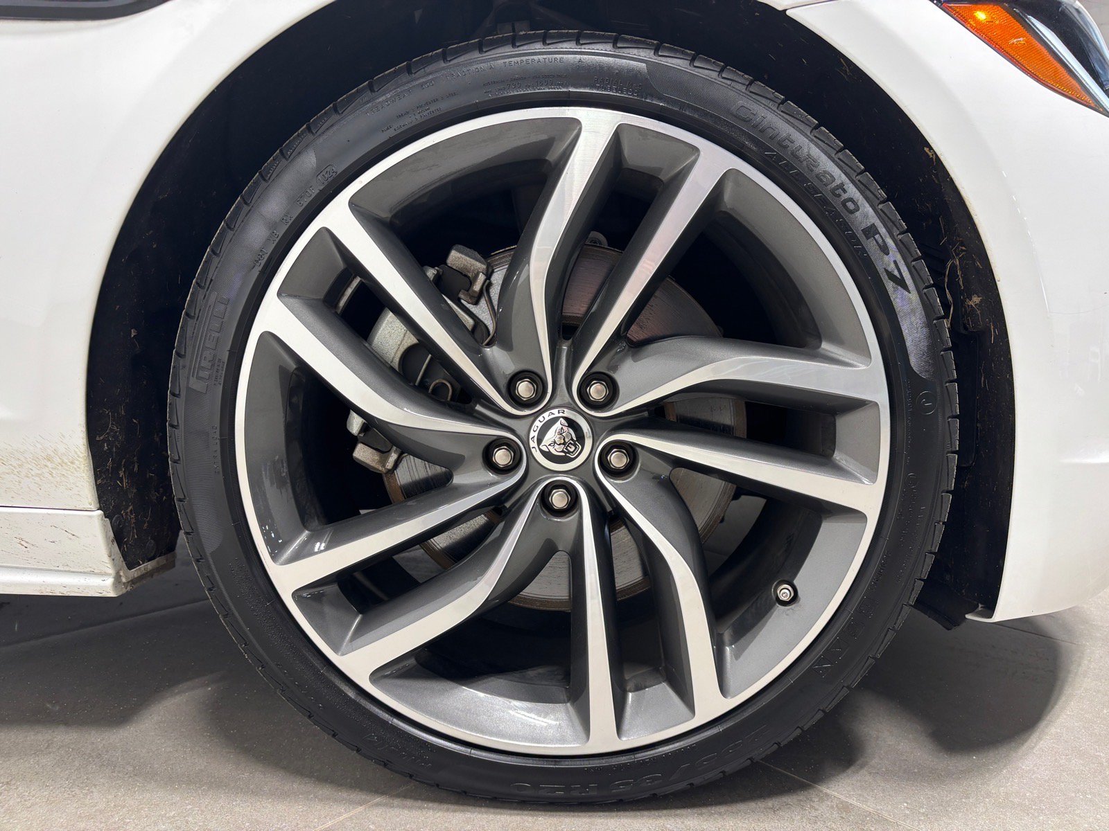 Used 2024 Jaguar XF R-Dynamic SE AWD/4WD image 11
