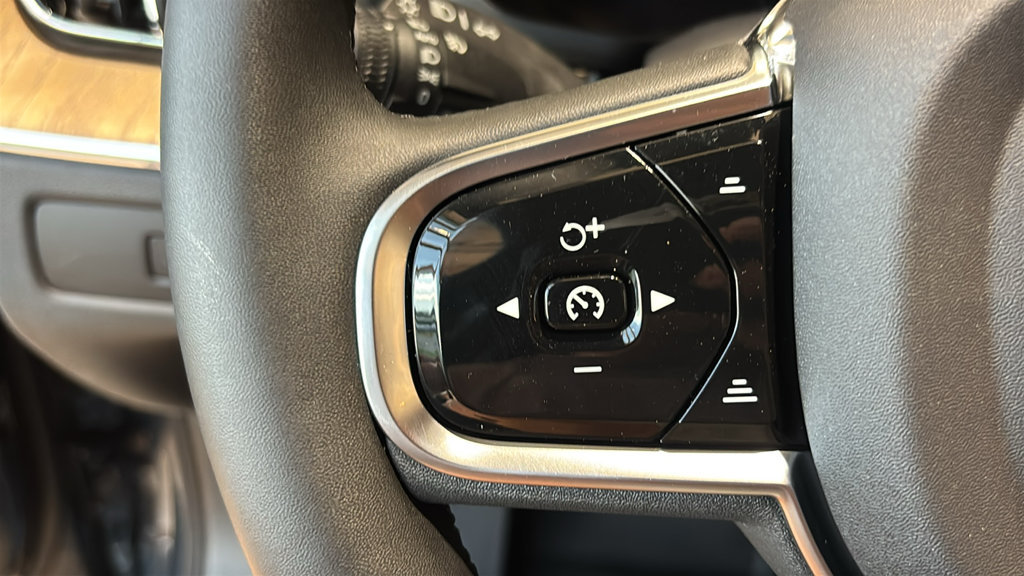 New 2027 Volvo XC60 B5 Plus AWD/4WD image 17