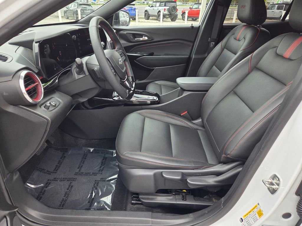 Certified 2024 Chevrolet Trax RS w/ Driver Confidence Package FWD image 4