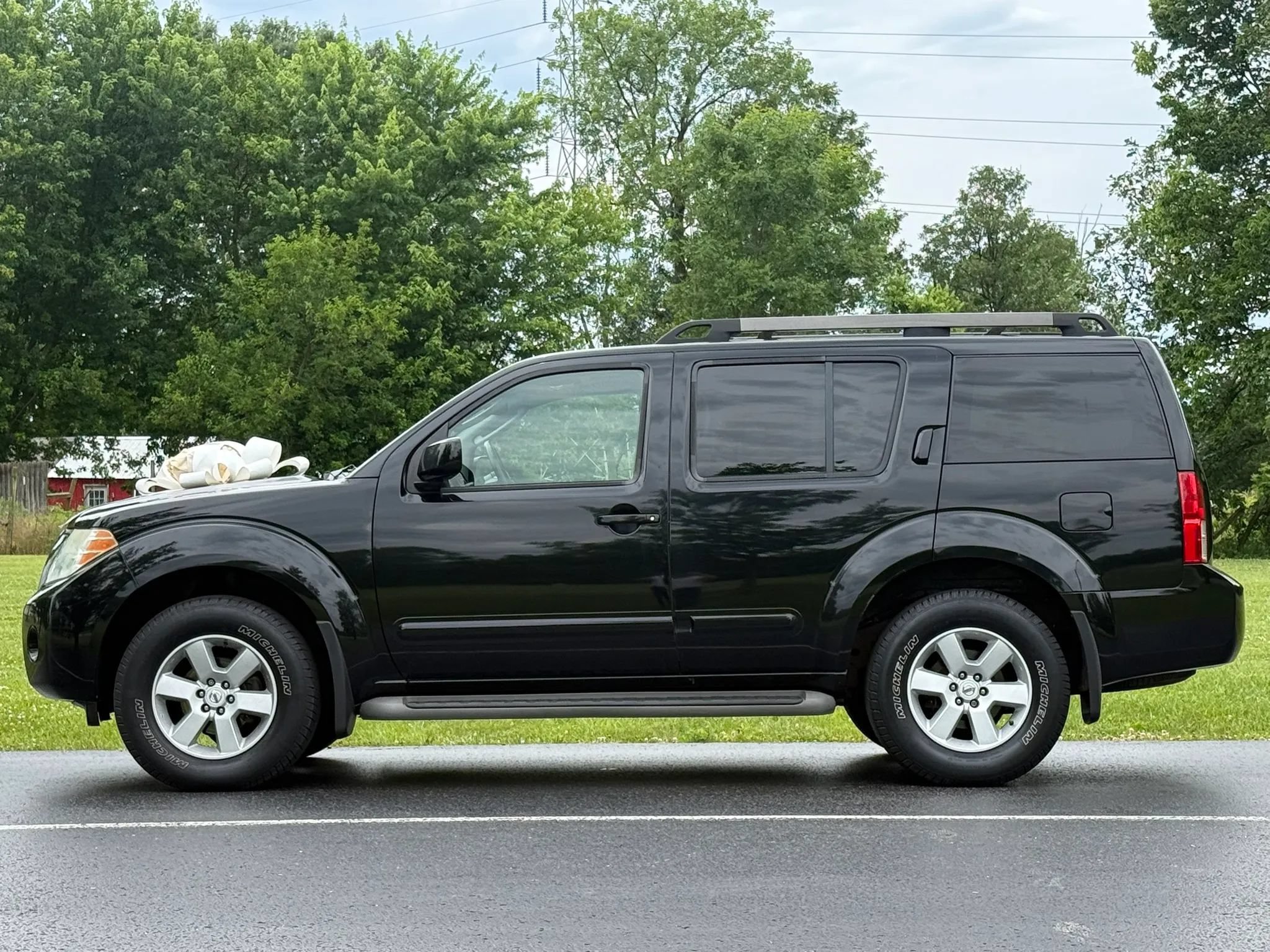 Used 2008 Nissan Pathfinder SE w/ Leather Pkg AWD/4WD image 8