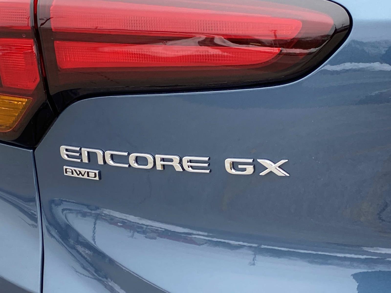 Used 2025 Buick Encore GX Preferred AWD/4WD image 5