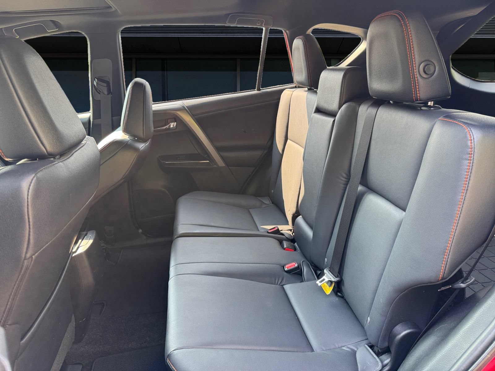 Used 2016 Toyota RAV4 SE AWD/4WD image 16