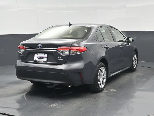 Used 2025 Toyota Corolla LE FWD image 2