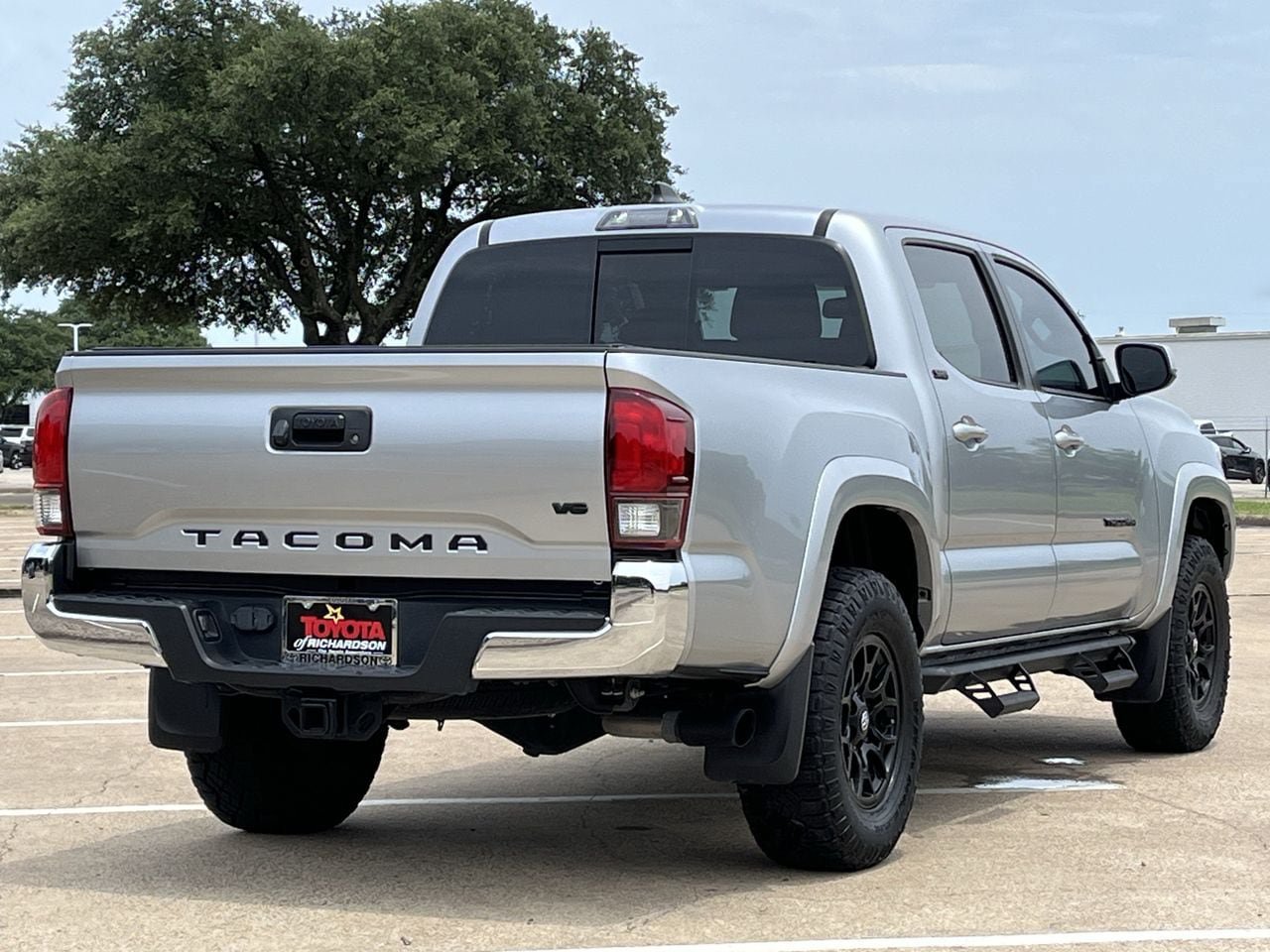Used 2022 Toyota Tacoma SR5 RWD image 4