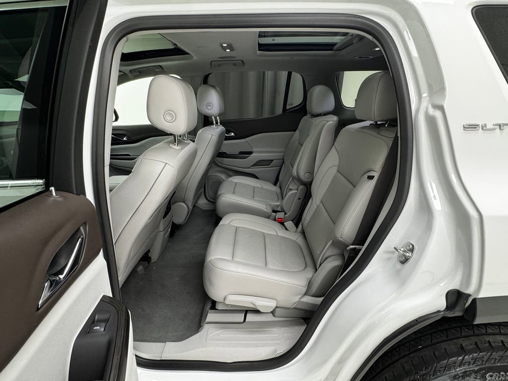 Used 2023 GMC Acadia SLT image 12